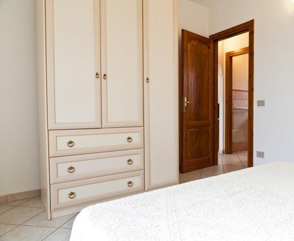 撒丁岛夏日丽卡普拉提公寓 圣特奥多罗 客房 照片